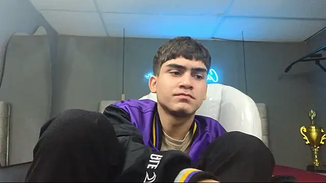 Tommy18   online show from 02.27.25