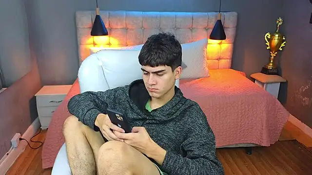 Tommy18   online show from 03.07.25