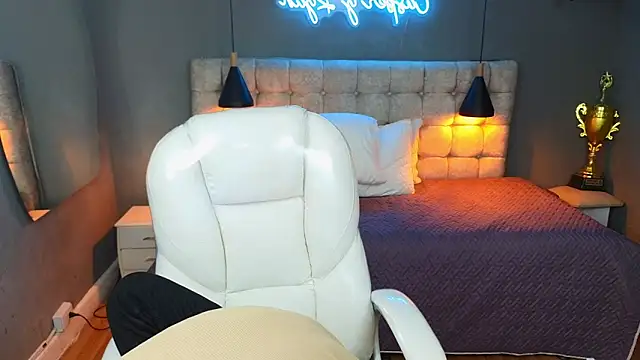 Tommy18   online show from 03.13.25