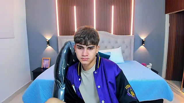 Tommy18   online show from 11.07.25