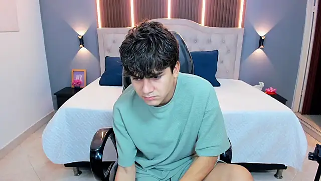 Tommy18   online show from 04.09.26