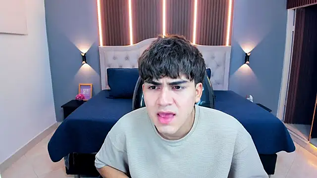 Tommy18   online show from 04.21.26