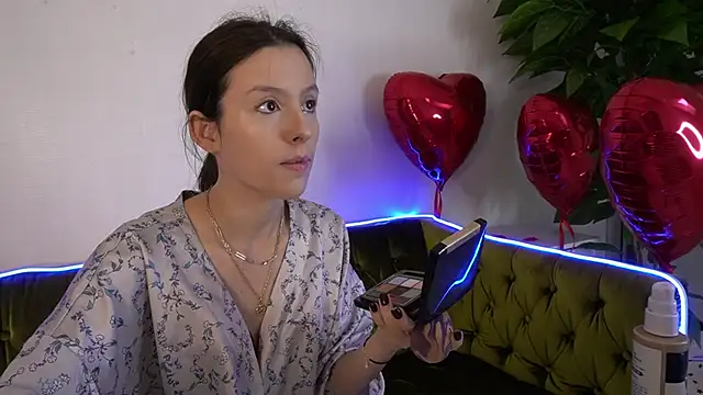 Snapshot of AnnaElys chatting on 02.12.25 AnnaElys online show from 02.12.25