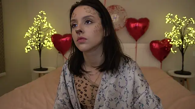 Snapshot of AnnaElys chatting on 02.19.25 AnnaElys online show from 02.19.25