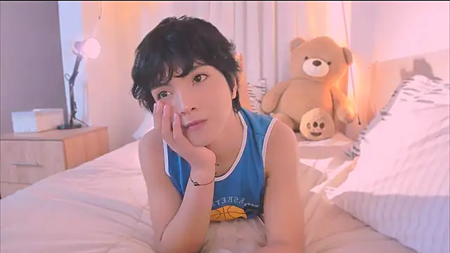 AllanYong18 online show from 11.19.25