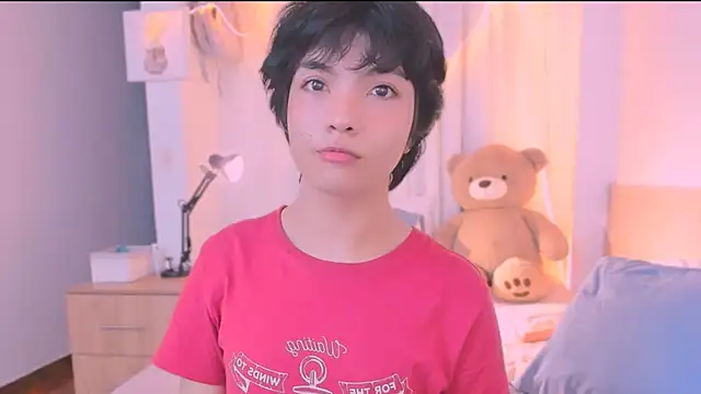 AllanYong18 online show from 12.19.25