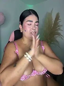 Snapshot of karla_hotgirl chatting on 06.27.26 karla hotgirl online show from 06.27.26