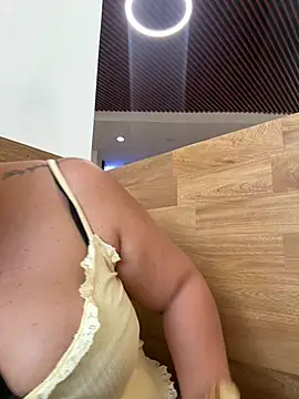 Snapshot of karla_hotgirl chatting on 07.16.26 karla hotgirl online show from 07.16.26