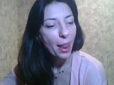 Snapshot of LissaBlossom chatting on 02.01.25 LissaBlossom online show from 02.01.25