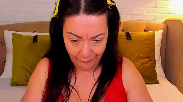 Snapshot of SarahGrays chatting on 09.24.25 SarahGrays online show from 09.24.25