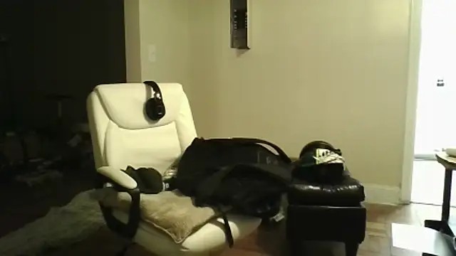 MrDaddyBbSnake online show from 11.17.25