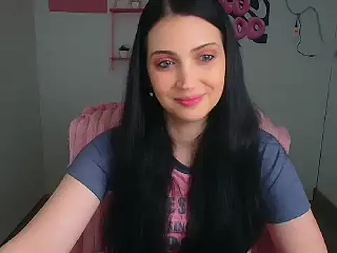 Snapshot of Amalia_amor chatting on 04.21.26 Amalia amor online show from 04.21.26