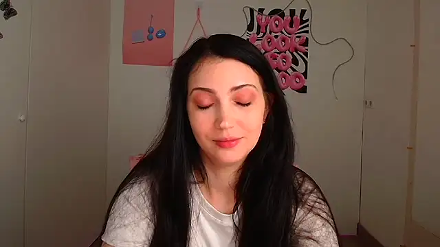Snapshot of Amalia_amor chatting on 05.17.26 Amalia amor online show from 05.17.26