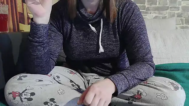 YviEngel87 online show from 11.25.25