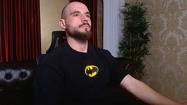 Snapshot of AdamJamesonn chatting on 03.07.25 AdamJamesonn online show from 03.07.25