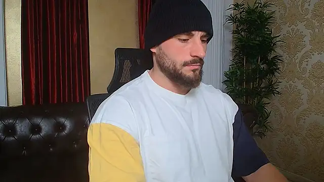 Snapshot of AdamJamesonn chatting on 03.11.25 AdamJamesonn online show from 03.11.25