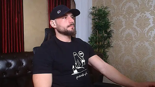 Snapshot of AdamJamesonn chatting on 03.12.25 AdamJamesonn online show from 03.12.25