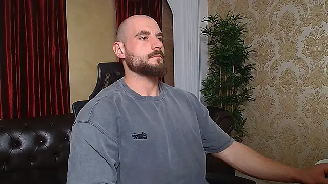 Snapshot of AdamJamesonn chatting on 03.19.25 AdamJamesonn online show from 03.19.25