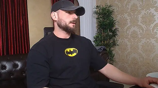 Snapshot of AdamJamesonn chatting on 03.22.25 AdamJamesonn online show from 03.22.25