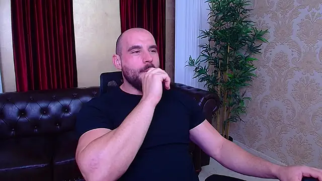 Snapshot of AdamJamesonn chatting on 09.22.25 AdamJamesonn online show from 09.22.25