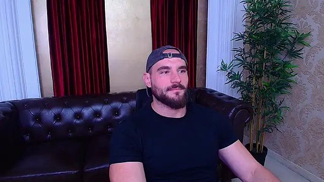 Snapshot of AdamJamesonn chatting on 09.25.25 AdamJamesonn online show from 09.25.25