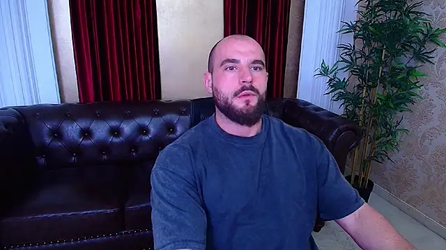 Snapshot of AdamJamesonn chatting on 10.13.25 AdamJamesonn online show from 10.13.25