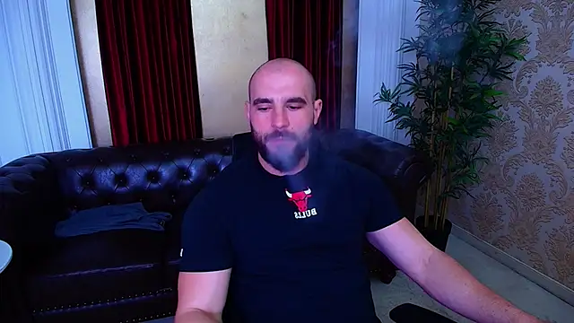 Snapshot of AdamJamesonn chatting on 10.24.25 AdamJamesonn online show from 10.24.25