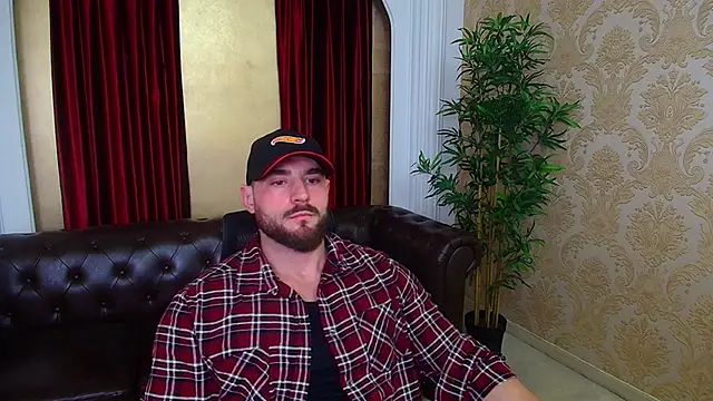 Snapshot of AdamJamesonn chatting on 11.01.25 AdamJamesonn online show from 11.01.25