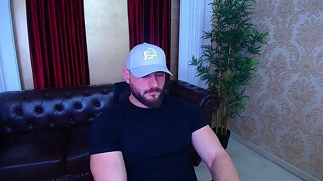 Snapshot of AdamJamesonn chatting on 11.12.25 AdamJamesonn online show from 11.12.25