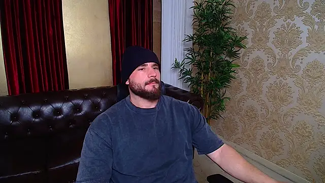 Snapshot of AdamJamesonn chatting on 11.13.25 AdamJamesonn online show from 11.13.25