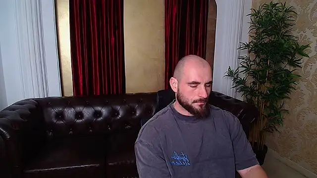 Snapshot of AdamJamesonn chatting on 12.16.25 AdamJamesonn online show from 12.16.25