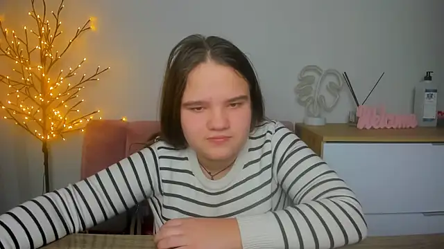 AdeleCruz online show from 02.12.25