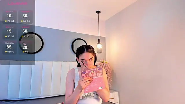 chelsea bolton  online show from 04.05.26