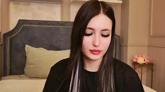 EmmaLawrens online show from 04.02.26