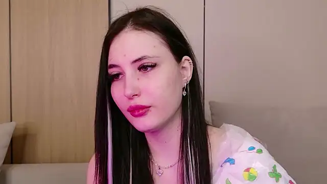 EmmaLawrens online show from 04.15.26