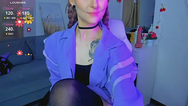 Snapshot of Emily__Mooree chatting on 01.16.25 Emily Mooree online show from 01.16.25