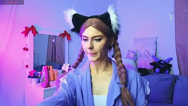 Snapshot of Emily__Mooree chatting on 01.19.25 Emily Mooree online show from 01.19.25