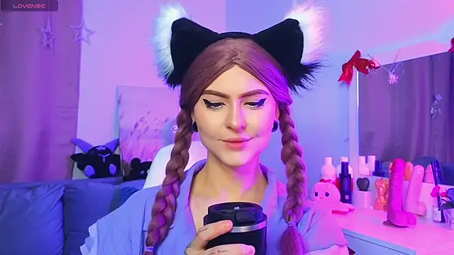 Snapshot of Emily__Mooree chatting on 01.23.25 Emily Mooree online show from 01.23.25