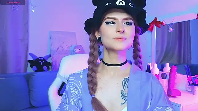 Snapshot of Emily__Mooree chatting on 01.26.25 Emily Mooree online show from 01.26.25