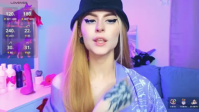 Snapshot of Emily__Mooree chatting on 02.06.25 Emily Mooree online show from 02.06.25