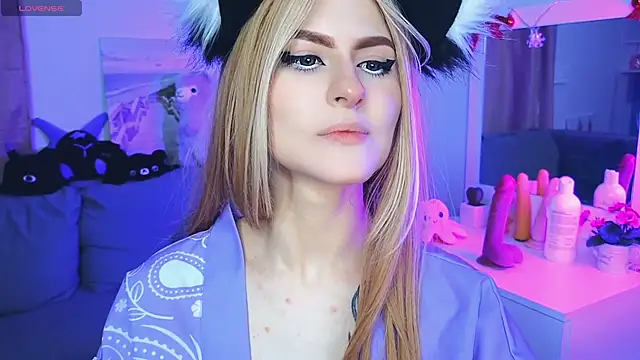 Snapshot of Emily__Mooree chatting on 02.08.25 Emily Mooree online show from 02.08.25