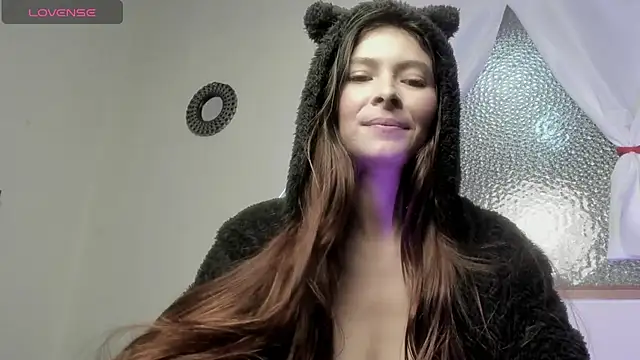 Snapshot of Aleska_Miami chatting on 02.10.25 Aleska Miami online show from 02.10.25