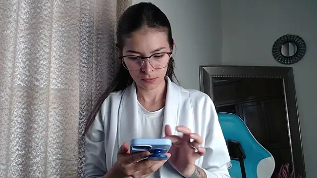 Snapshot of Aleska_Miami chatting on 09.17.25 Aleska Miami online show from 09.17.25