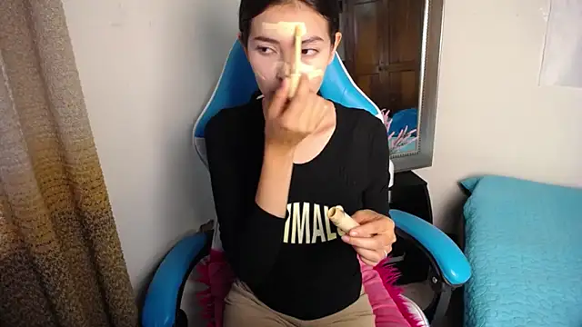 Snapshot of Aleska_Miami chatting on 10.28.25 Aleska Miami online show from 10.28.25