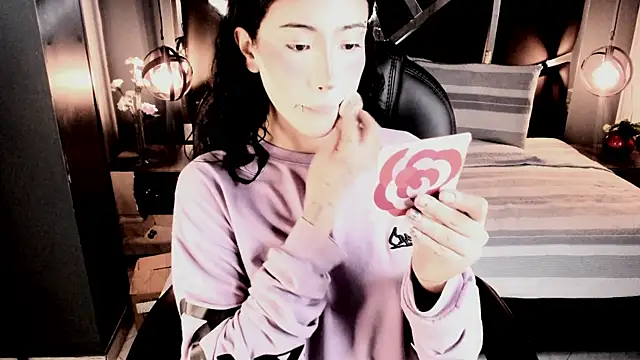 vaiolethsan   online show from 12.20.25