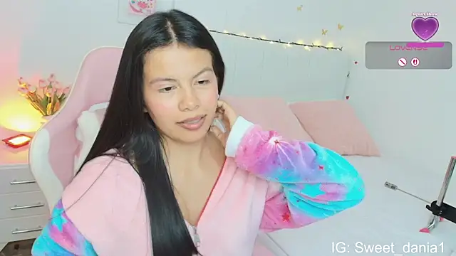 sweet dania  online show from 09.21.25