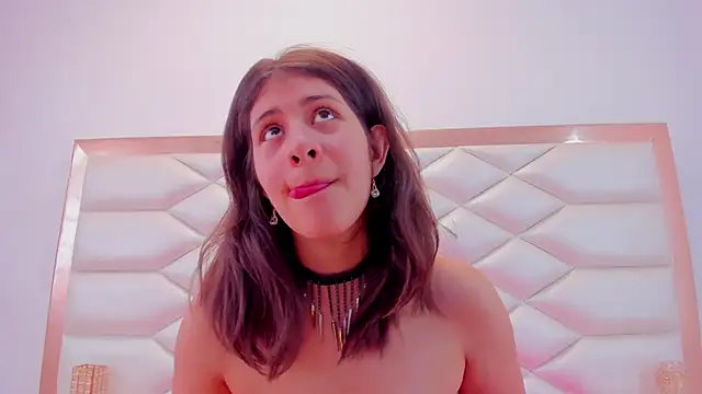 Snapshot of MiaQueen021 chatting on 03.13.25 MiaQueen021 online show from 03.13.25