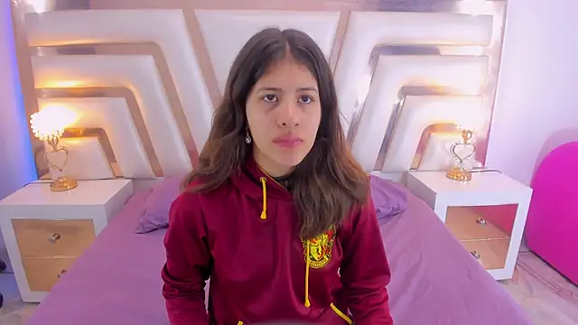 Snapshot of MiaQueen021 chatting on 03.15.25 MiaQueen021 online show from 03.15.25