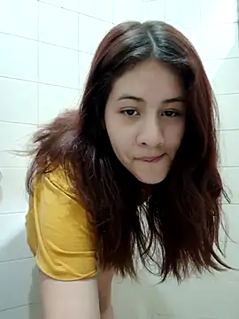 Snapshot of MiaQueen021 chatting on 10.06.25 MiaQueen021 online show from 10.06.25