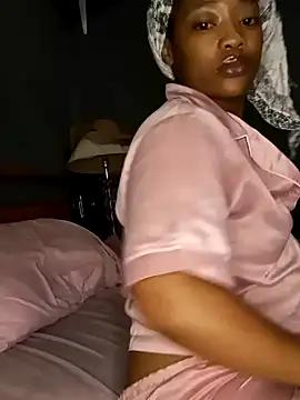 Snapshot of CaramelsexyCake chatting on 12.03.25 CaramelsexyCake online show from 12.03.25